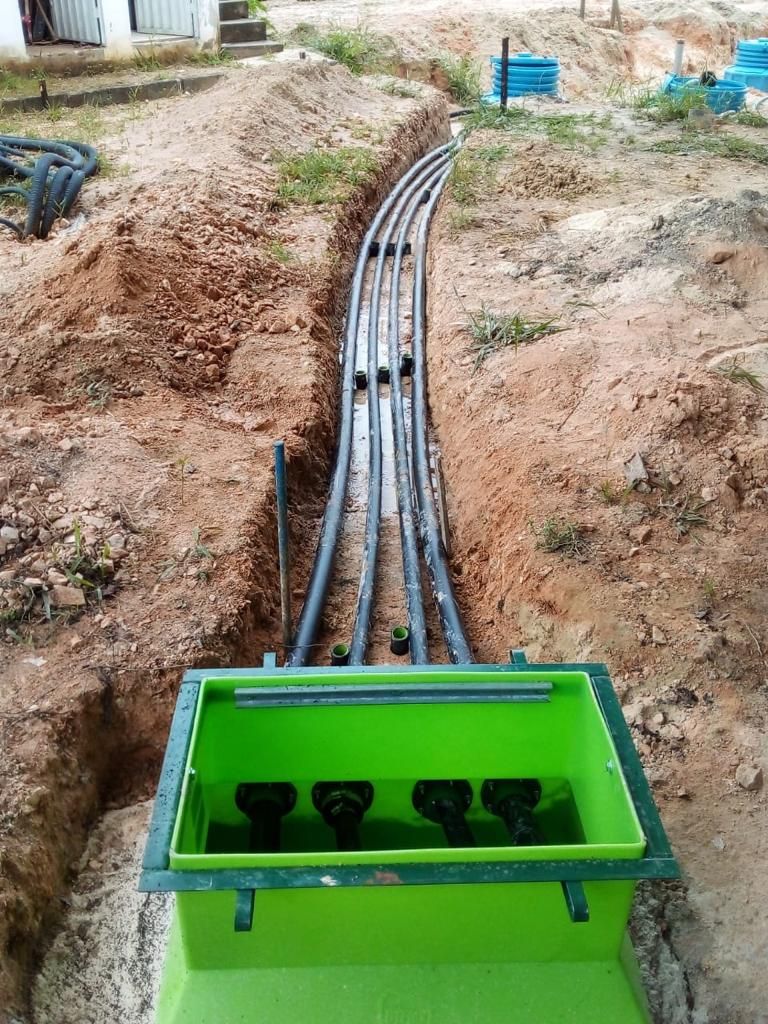 Tubulação flex instalada em sump de tanque subterrâneo
