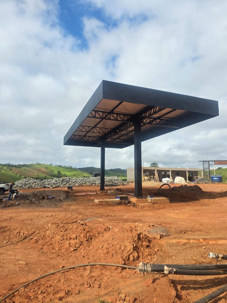 Estrutura metálica em construção